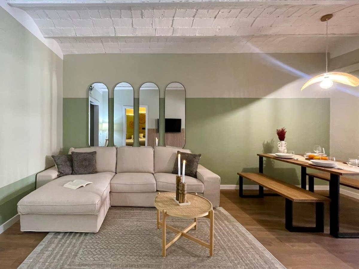 Plaza Catalunya Recently Renovated 5bd-4bth Apartamento Barcelona